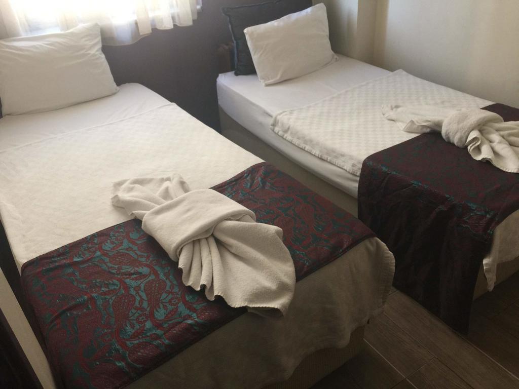 Esra Sultan Petrol Hotel Стамбул Номер фото