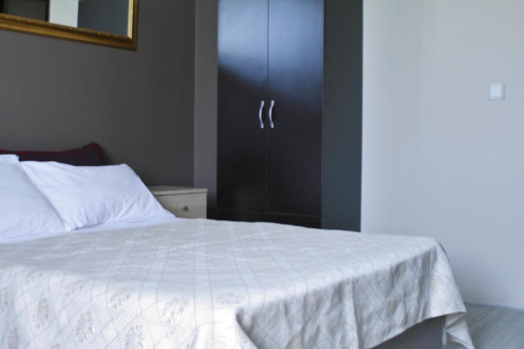 Esra Sultan Petrol Hotel Стамбул Номер фото