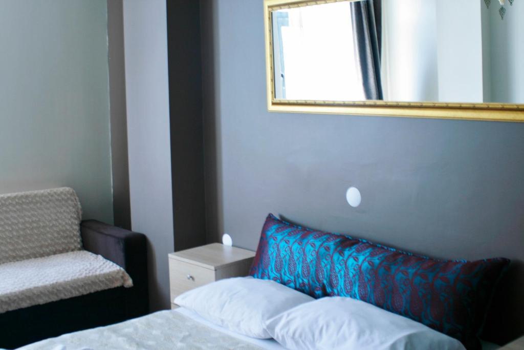 Esra Sultan Petrol Hotel Стамбул Номер фото
