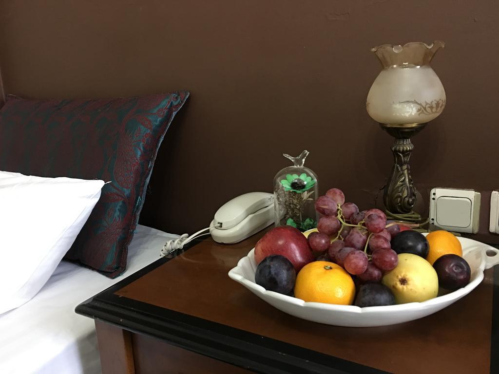 Esra Sultan Petrol Hotel Стамбул Екстер'єр фото