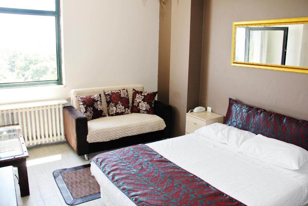 Esra Sultan Petrol Hotel Стамбул Номер фото