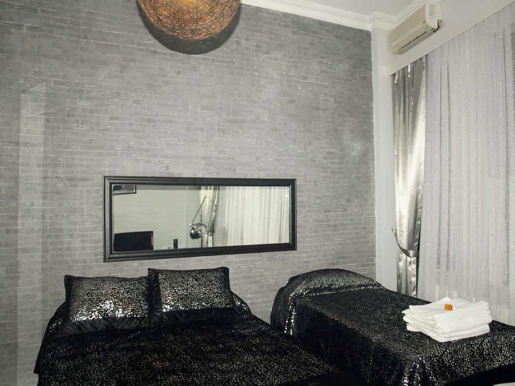 Esra Sultan Petrol Hotel Стамбул Екстер'єр фото