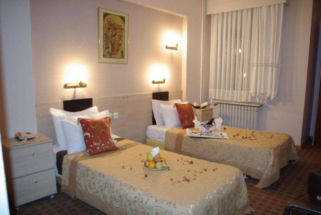 Esra Sultan Petrol Hotel Стамбул Екстер'єр фото