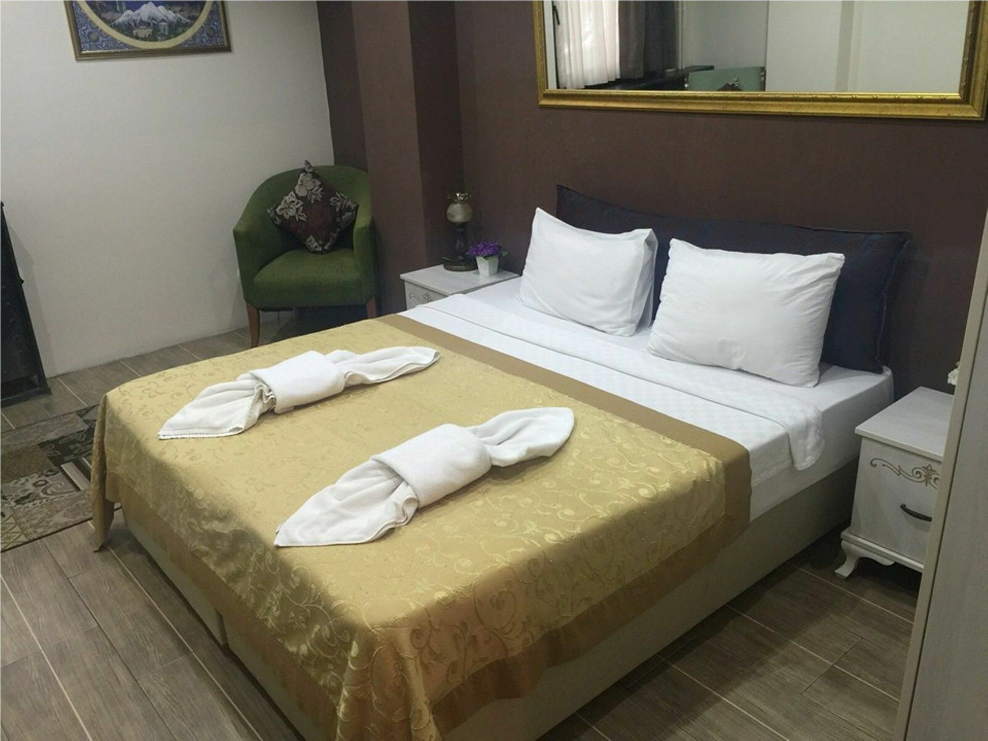 Esra Sultan Petrol Hotel Стамбул Екстер'єр фото