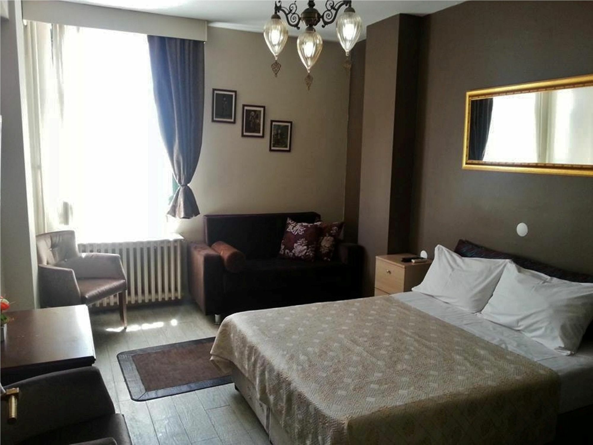 Esra Sultan Petrol Hotel Стамбул Екстер'єр фото